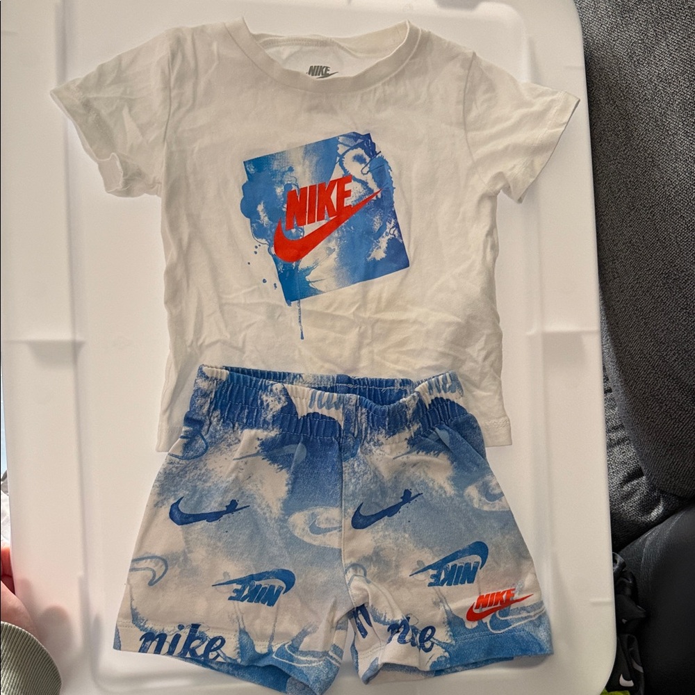 Nike White and Blue Kids' Graphic Set